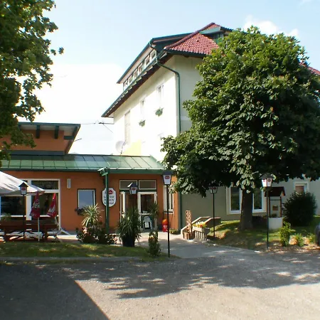 Gasthof-pension Hochsteiner ゲストハウス