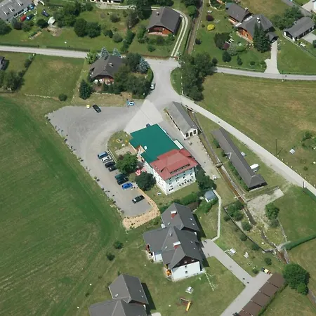 Gasthof-pension Hochsteiner ゲストハウス Glödnitz